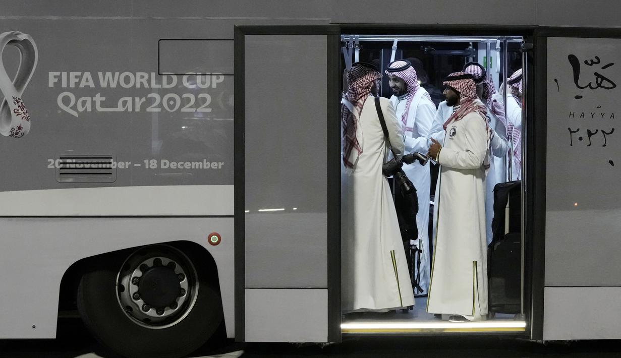 Skuad Arab Saudi untuk Piala Dunia 2022 mayoritas dihuni para pemain klub lokal dan pemain muda dengan rata-rata usai sekitar 25 tahun. (AP/Hassan Ammar)