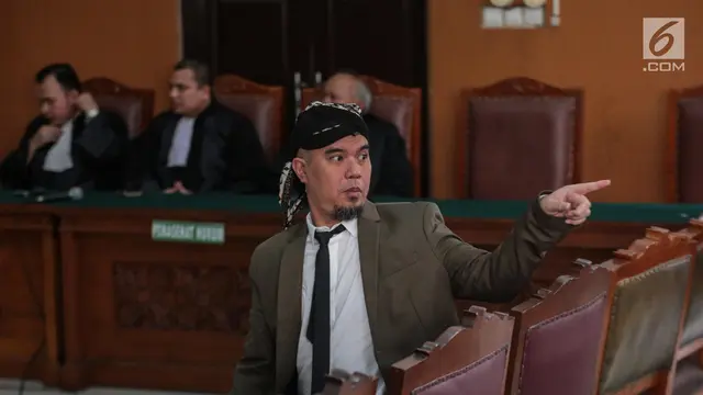 Gaya Ahmad Dhani Saat Sidang Kasus Ujaran Kebencian
