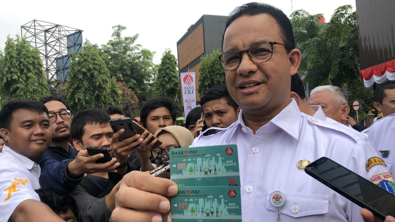 Gubernur DKI Jakarta Anies Baswedan meluncurkan Kartu Penyandang Disabilitas, Rabu (28/8/2019).