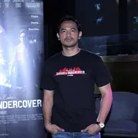 Oka Antara di preskon film Jakarta Undercover. (Nurwahyunan/Bintang.com)