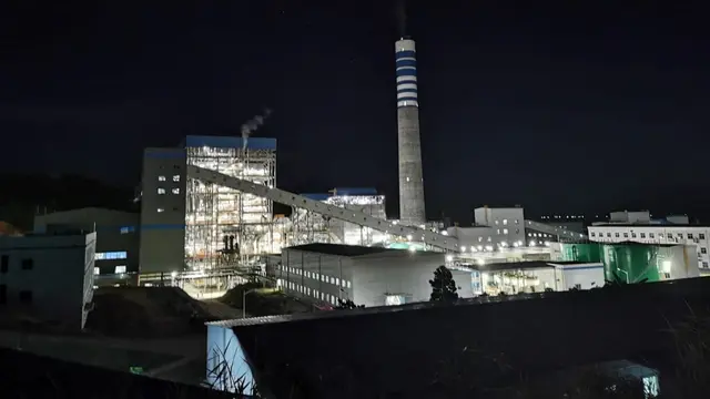 Pembangkit Listrik Tenaga UAP (PLTU) Kalbar-1 unit 2 berhasil menyalurkan daya yang dihasilkannya ke jaringan 150 kilovolt (kV) pada Sistem Khatulistiwa (sinkron).
