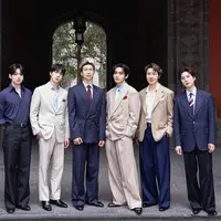 Ketujuh Member BTS saat bertemu Presiden Meksiko, Claudia Sheinbaum. Dok. Big Hit