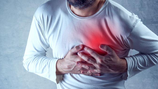 3 Penyebab Nyeri Dada yang  Tak Ada Hubungannya dengan Jantung