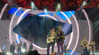 Penampilan Apik Seperti Plastik di Synchronize Fest 2025. (M Altaf Jauhar/ Liputan6.com)