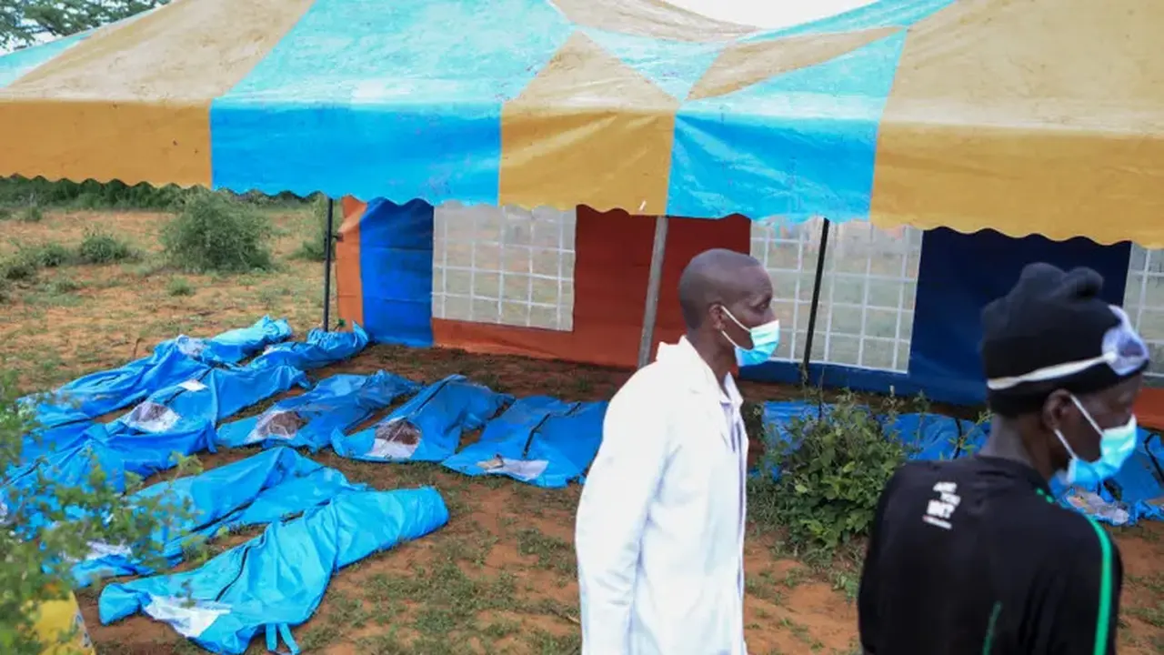 Polisi Kenya menemukan mayoritas anak-anak tewas setelah menjadi korban dari sekte sesat yang dipimpin oleh Pastor Paul Mackenzie Nthenge (AP).