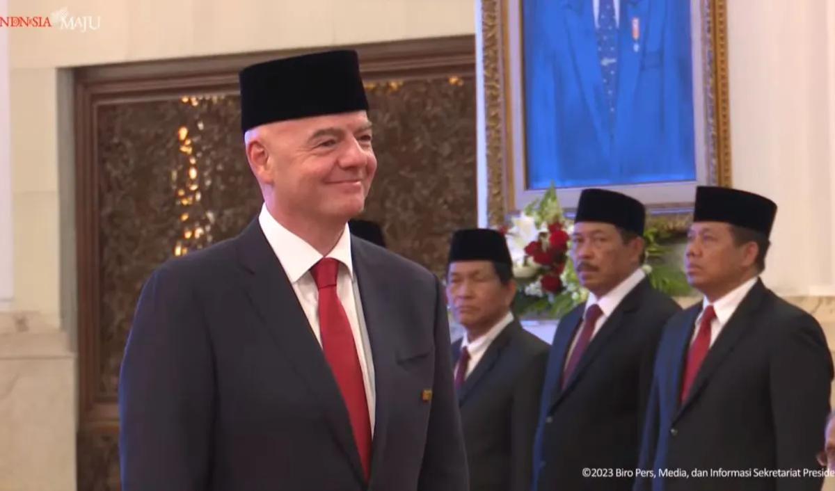 Seharusnya, penyerahan tanda kehormatan kepada Gianni bersamaan dengan penyerahan Tanda Kehormatan Bintang Mahaputera Nararya kepada Wishnutama Kusubandio selaku penggiat seni.&nbsp;<br>