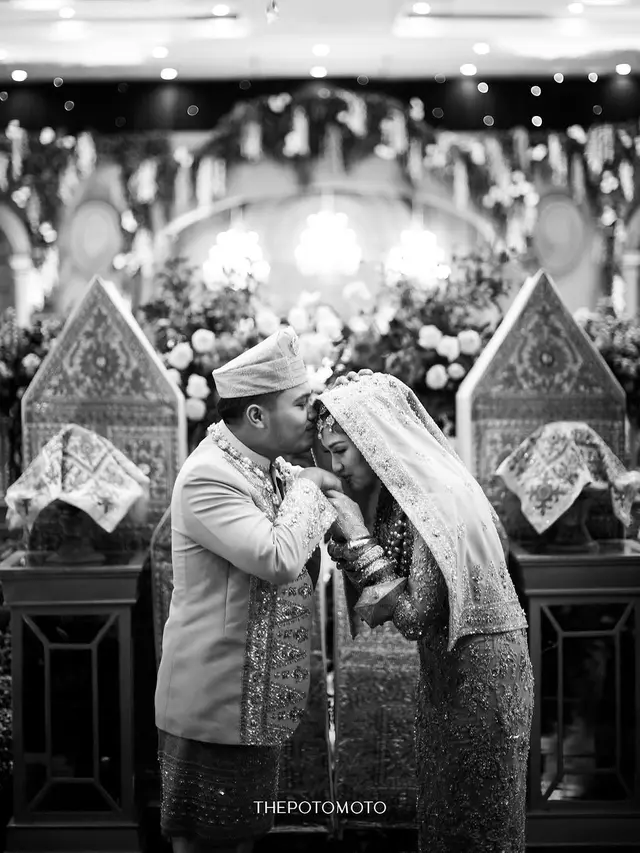 6 Potret Pernikahan Ochi Rosdiana, Dipersunting Luthfi Arif dengan Mahar Fantastis