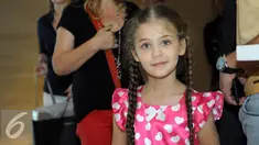 Isabella Damla Guvenilir sang pemeran utama dalam serial Elif mengunjungi kantor SCTV di Senayan, Jakarta, Senin (24/8/2015). Kehadiran Isabella bersama pemeran serial elif lainnya dalam rangka memeriahkan HUT SCTV ke-25. (Liputan6.com/Faisal R Syam)