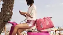 Deretan model tas yang diluncurkan hadir dengan ragam gaya. [Foto: Instagram/ Kipling]