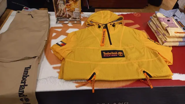 Bergaya Klasik Amerika di Era 90an dengan Koleksi Outfit Tommy Hilfiger x Timberland