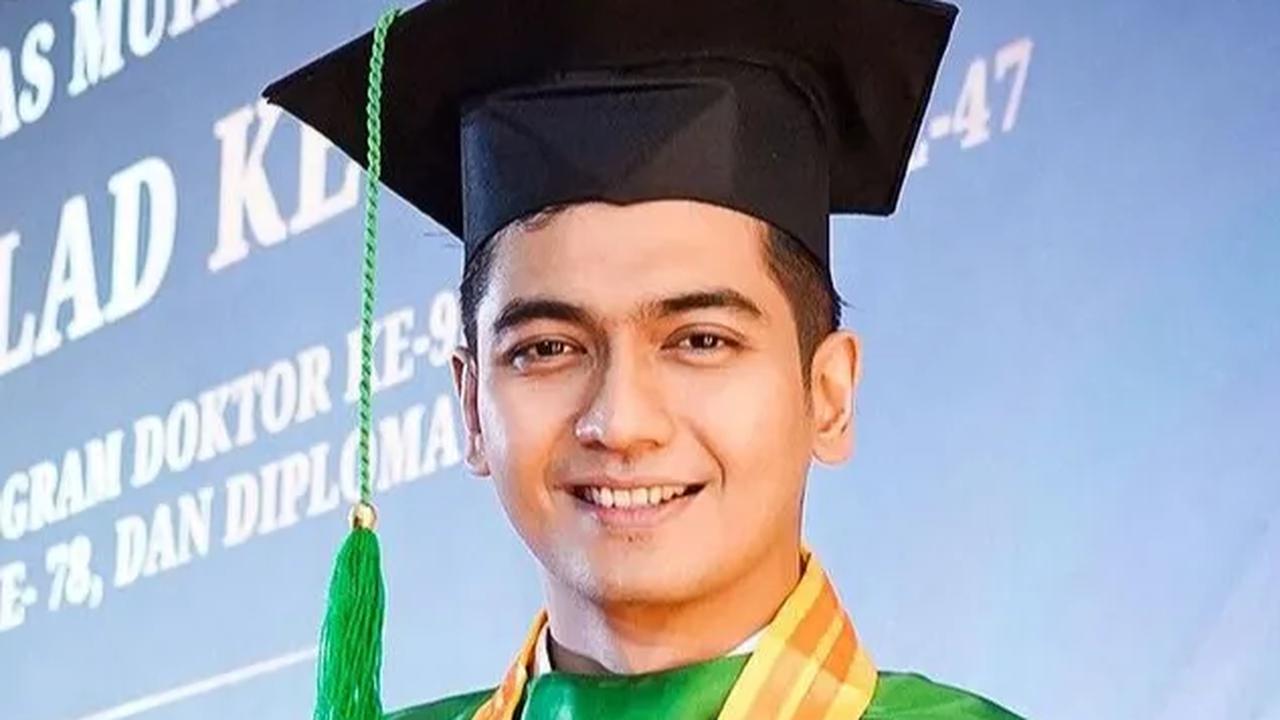 Potret Teuku Ryan Wisuda S2 Jadi Wisudawan Terbaik, Akui Sedih Ria Ricis Tak Hadir