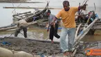 Citizen6, Jawa Timur: Penertiban penambang pasir di Kecamatan Plandaan, Kabupaten Jombang, Jawa Timur. Penertiban dilakukan setelah peringatan sebelumnya tidak diindahkan oleh penambang. (Pengirim: Anam Junaidi)
