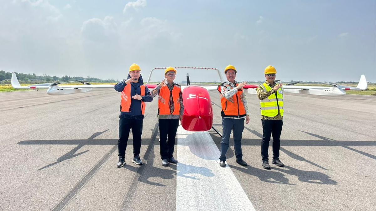 Drone Kargo Listrik Perdana Mengudara di Bandara Kertajati
