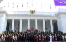 VIDEO: Prabowo Sampai Nengok, Momen Gagah 906 Perwira TNI-Polri Foto Bareng Presiden Jokowi