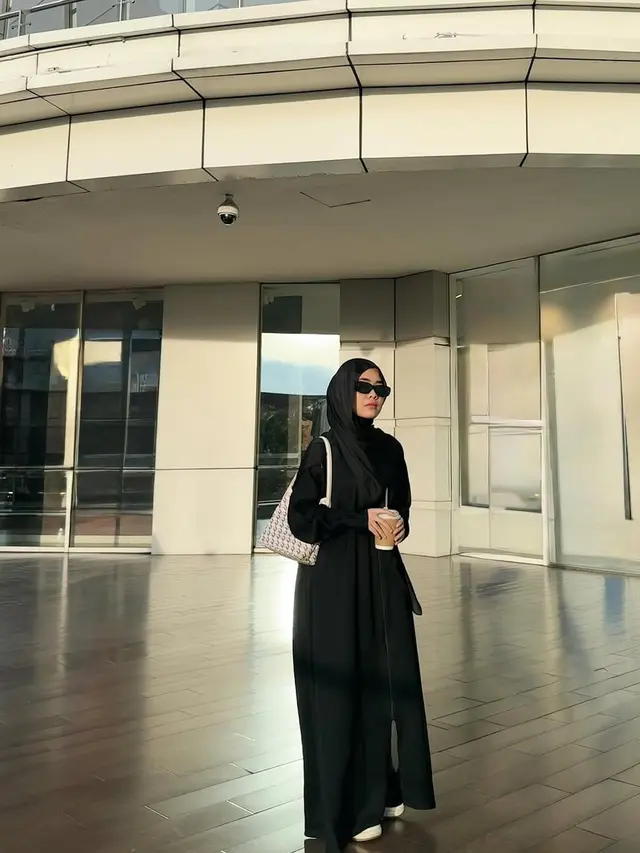 Potret Terbaru Alifa Lubis Berhijab (credit: instagram/alifalubis)
