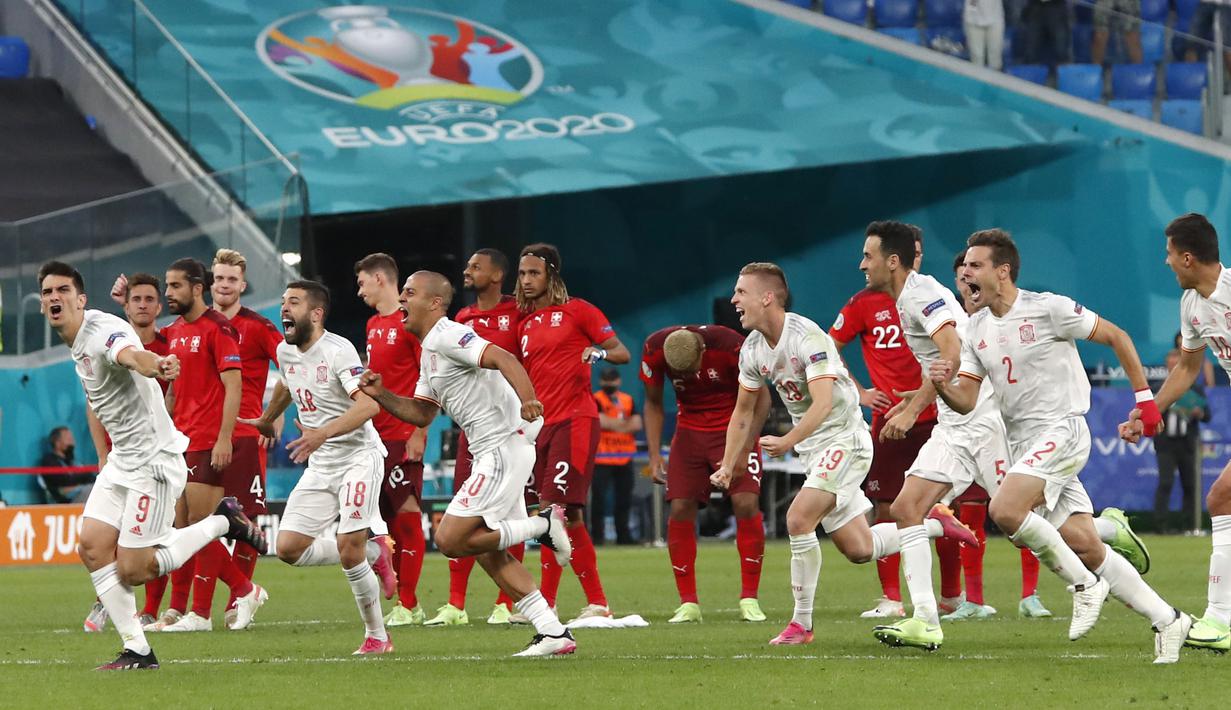 Spanyol akhirnya keluar sebagai pemenang di babak Perempatfinal Piala Eropa 2020 ini. Mereka akan bertanding dengan pemenang antara Belgia dan Italia di semifinal nantinya. (Foto: AP/Pool/Maxim Shemetov)
