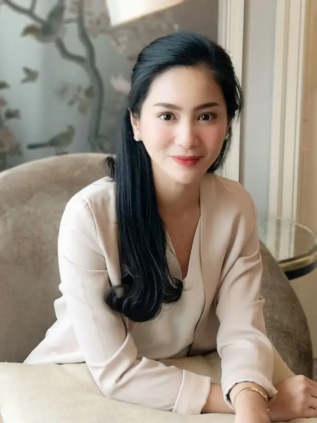 [Fimela] Bunga Zainal