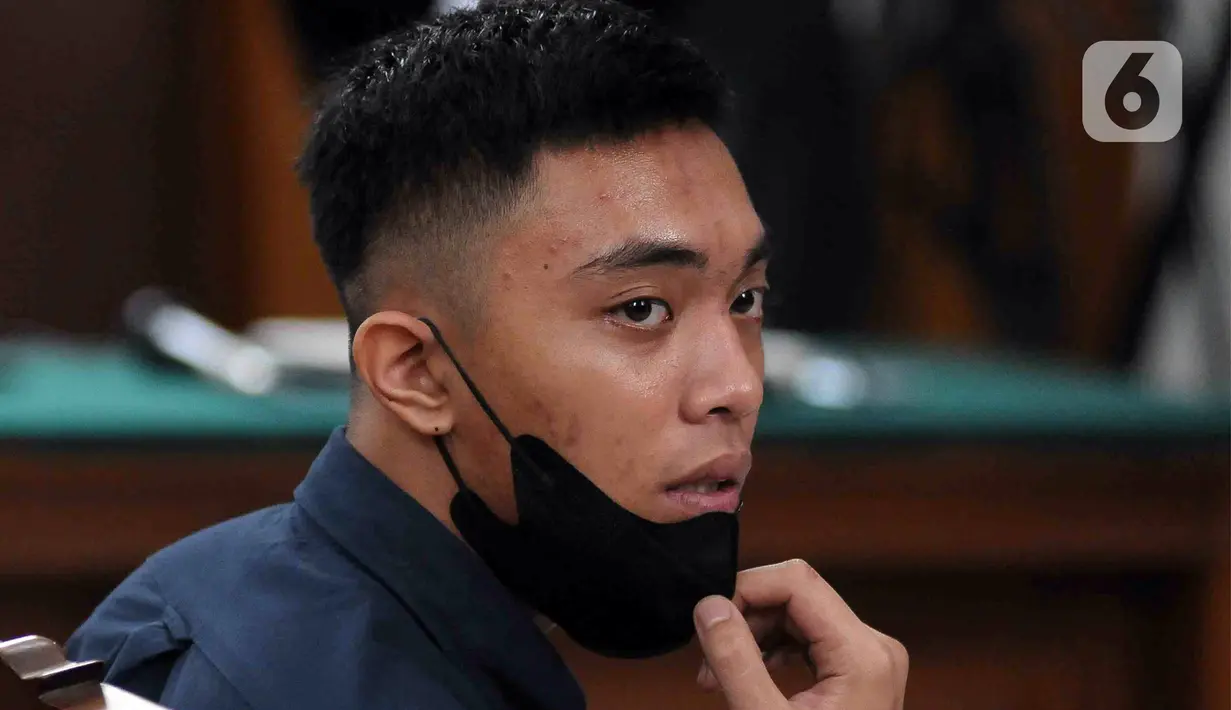 <p>Ada beberapa poin keberatan lain Mario Dandy adalah tuntutan restitusi sebesar Rp 120.388.911.030. Dia mengaku terkejut mesti membayar uang ganti rugi sebesar itu. (merdeka.com/Imam Buhori)</p>