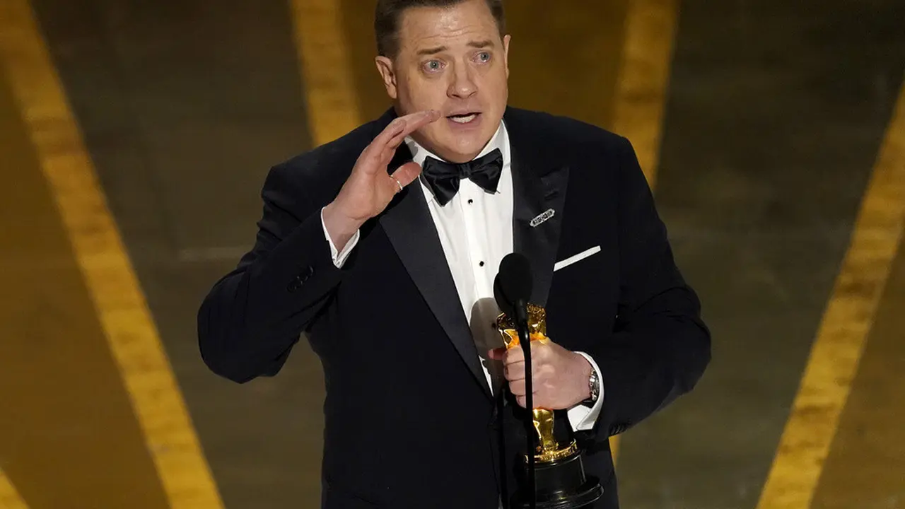 Brendan Fraser menang Piala Oscar 2023 lewat film The Whale. (Foto: AP Photo/Chris Pizzello)