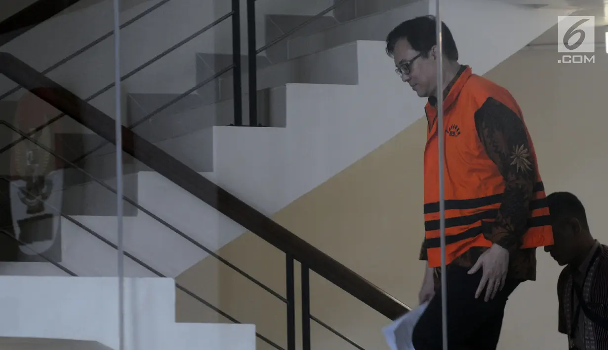 Direktur Operasional Lippo Group Billy Sindoro tiba di Gedung KPK, Jakarta, Selasa (4/12). Billy diperiksa sebagai tersangka terkait dugaan suap perizinan proyek pembangunan Meikarta. (Merdeka.com/Dwi Narwoko)