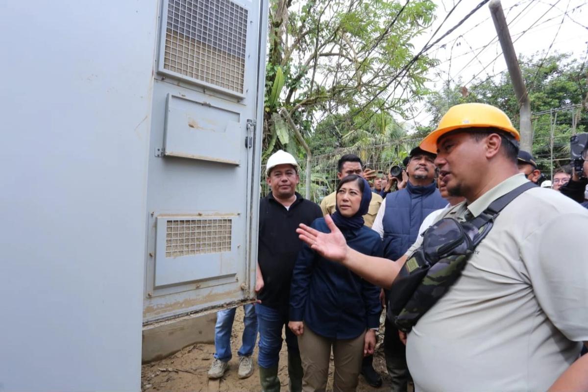 FOTO: Warga Aceh Tamiang Kembali Bisa Mengakses Komunikasi Pasca Banjir