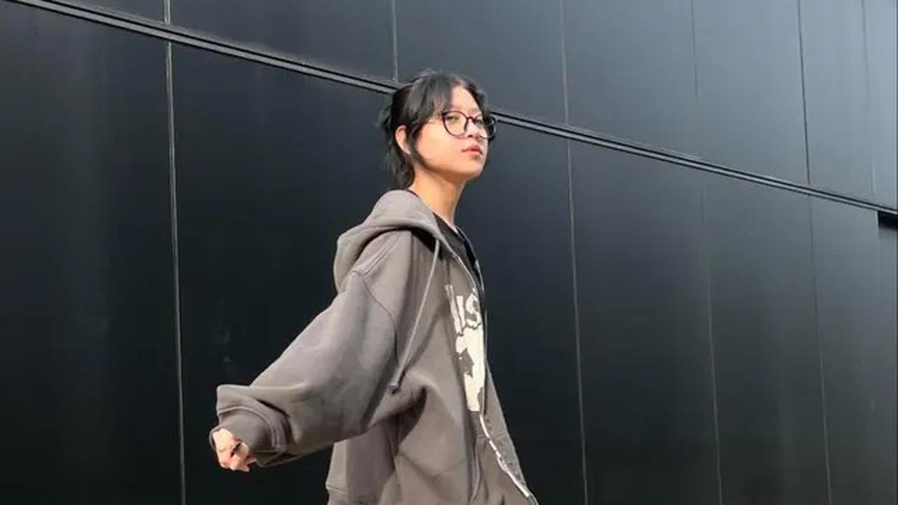 6 Potret Naykilla Penyanyi Lagu Garam dan Madu yang Viral, Gayanya Menawan