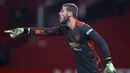 Kelebihan David de Gea adalah keberanian melakukan penyelamatan dengan kakinya. Beberapa kali kakinya mampu membaca arah tendangan para striker lawan. (AFP/Martin Rickett/Pool)