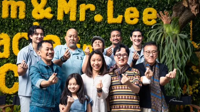Suasana konferensi pers film Miracle in Cell No. 7 versi Indonesia bersama dua sineas Korea Selatan, Lee Hwan Kyung dan Kim Min Ki, di Jakarta, 31 Agustus 2022. (Foto: Dok. Falcon Pictures)