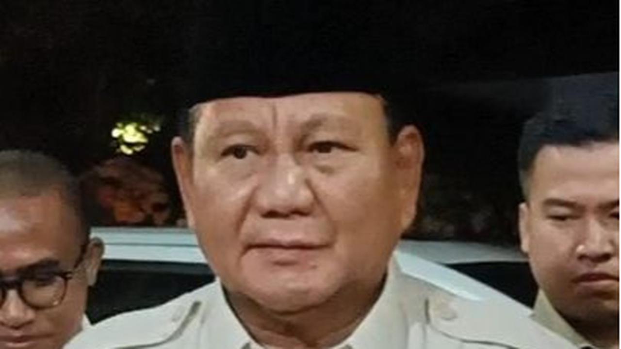 VIDEO: Momen Haru Prabowo Kaget Kepergian Rizal Ramli, Membungkuk Hormat Depan Jenazah