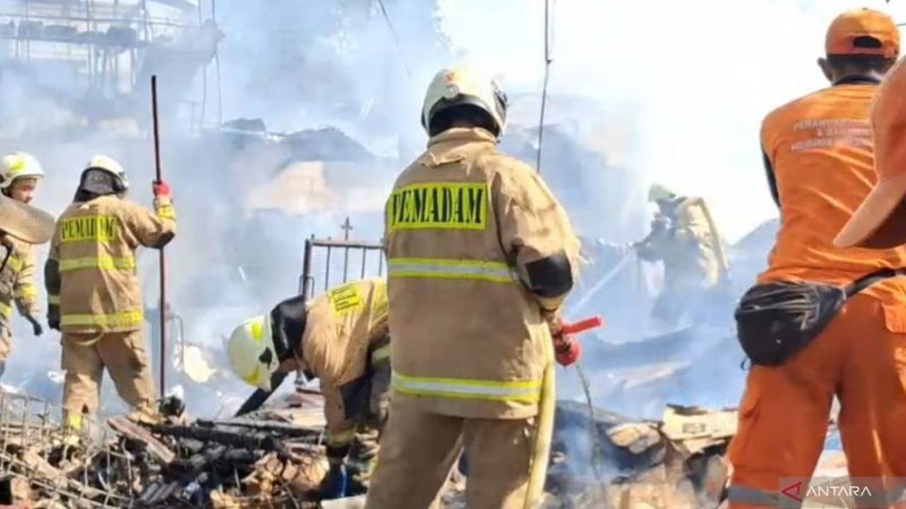 Kerugian Kebakaran Jaktim Capai Rp450 Juta, Diduga Korsleting Listrik Jadi Pemicu Utama