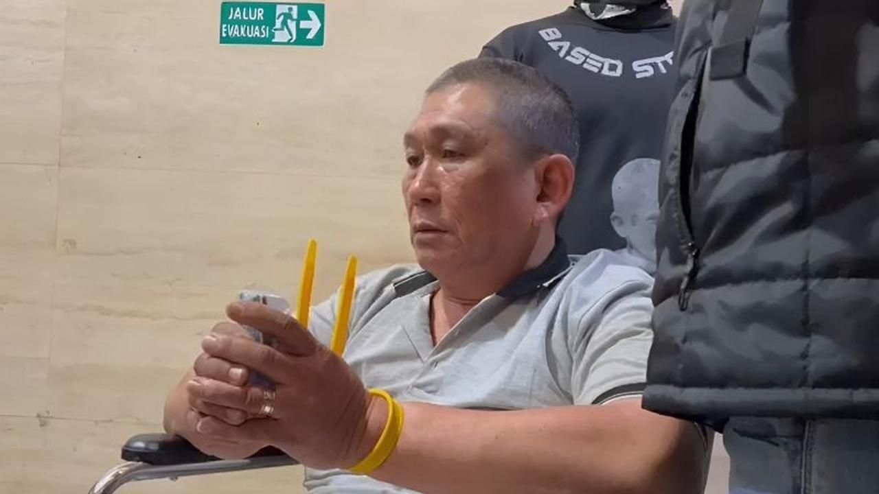 Terduga Bandar Narkoba Koko Erwin Digiring ke Bareskrim Usai Ditangkap di Sumut