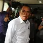 Chairuman Harahap diantara para awak media di gedung KPK, Jakarta, Selasa (11/10).  Politisi Golkar itu diperiksa sebagai saksi kasus dugaan korupsi KTP Elektronik dengan tersangka mantan Dirjen Dukcapil Kemendagri Irman. (Liputan6.com/Helmi Affandi)