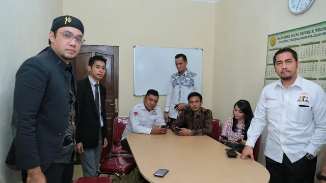 [Bintang] Tessa Kaunang dan Sandy Tumiwa