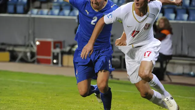 Bek Persija Jakarta, Marco Motta (kiri), ketika membela Timnas Italia U-21 di Euro U-21 2009.