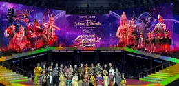 Keduanya tidak sekadar menjadi pengisi acara, tetapi ikut menghidupkan karakter Srikandi dan Mahadewi di atas panggung. (Foto/Dok: Fimela.com)