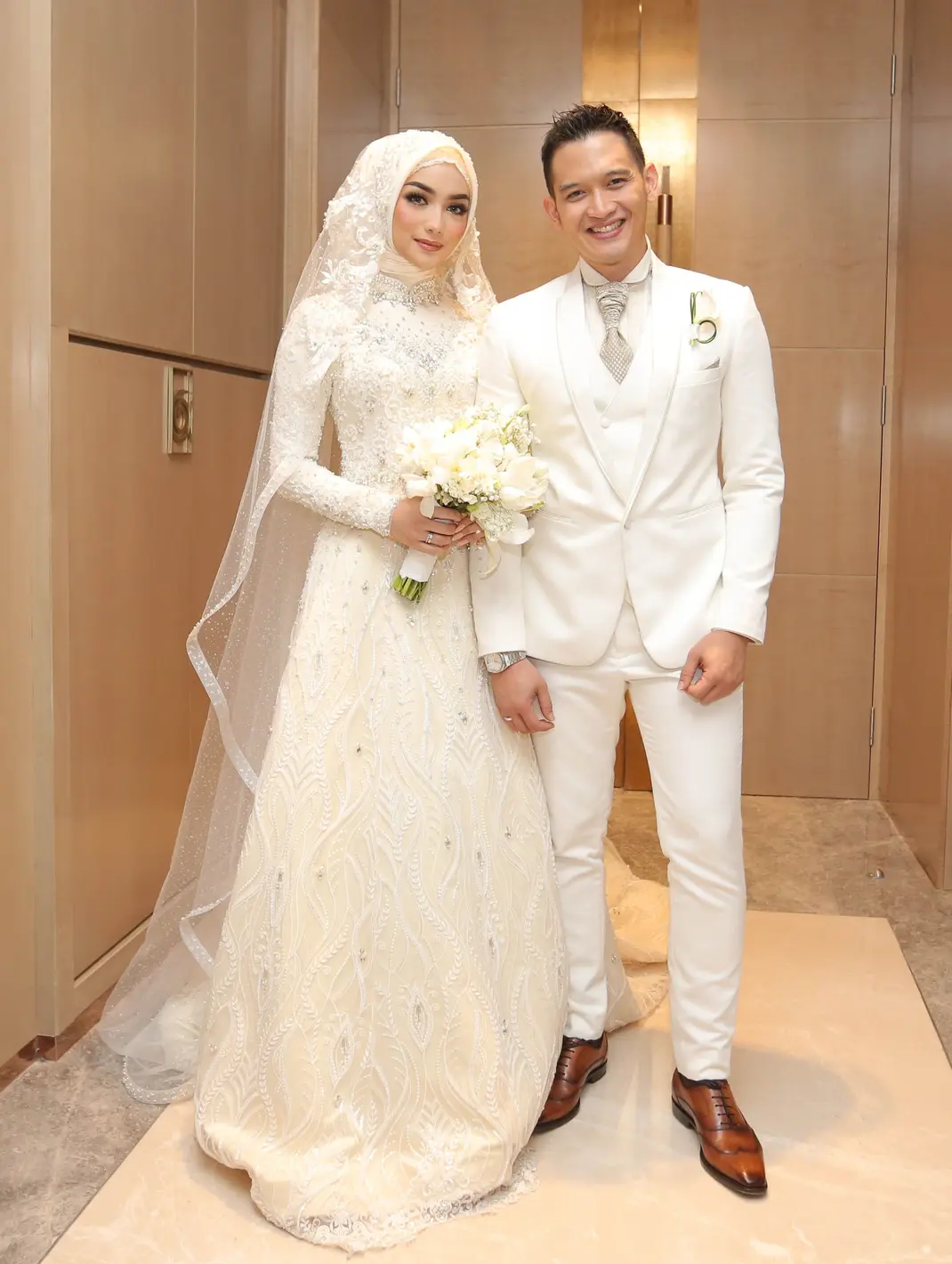 8 Inspirasi Gaun Pernikahan Muslimah ala Artis, dari Ria Ricis, Lesti ...