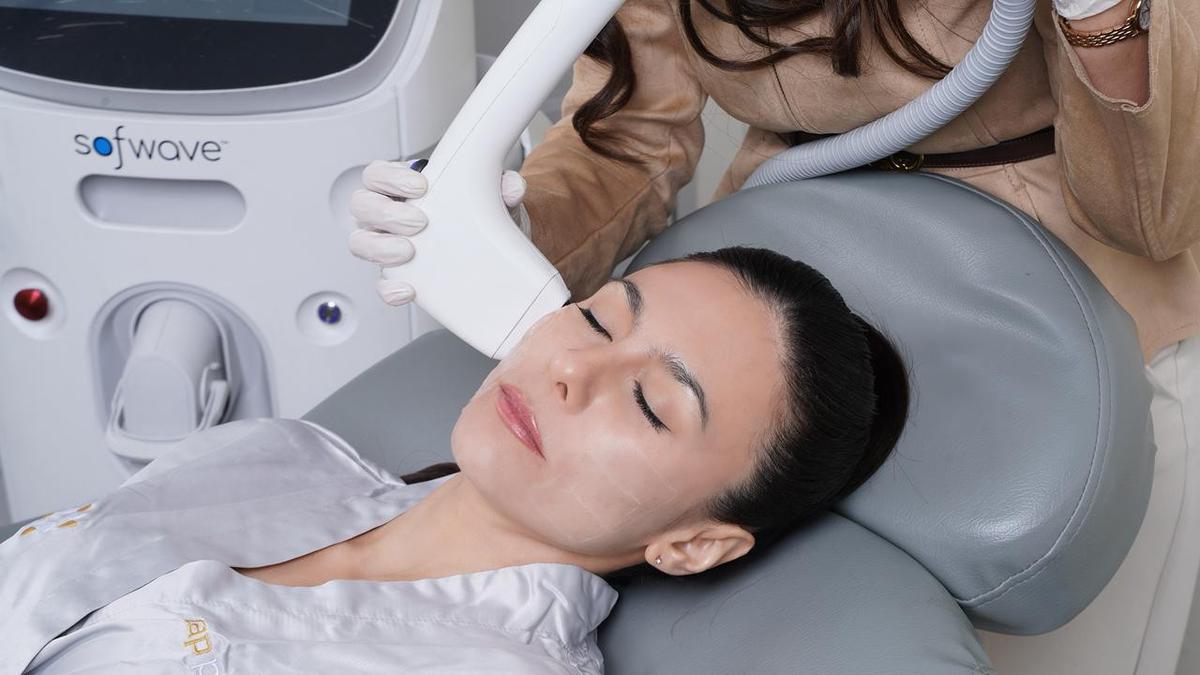 Rejuran S Menjadi Bagian dari Perjalanan Wulan Guritno Mengatasi Bopeng