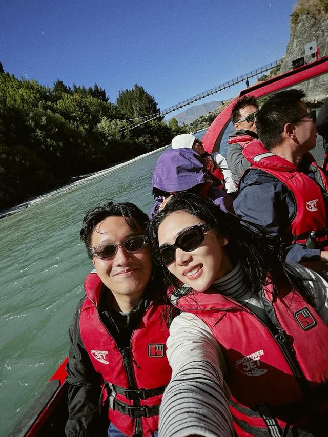 Momen Liburan Isyana Sarasvati dan Suami