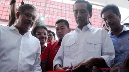 Resmikan Pasar Pos Pengumben, Jokowi Diserbu Warga