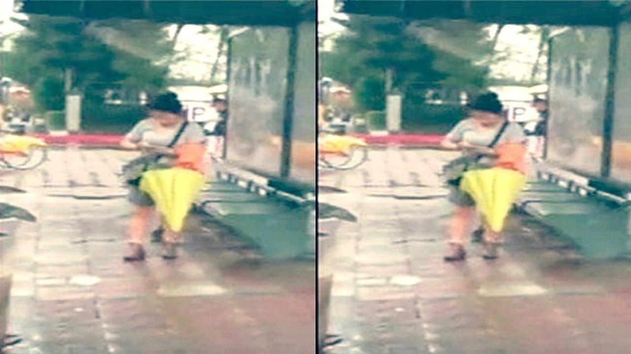 Viral, Gaya Wanita Memainkan Layar Ponselnya Bikin Netizen Ngakak