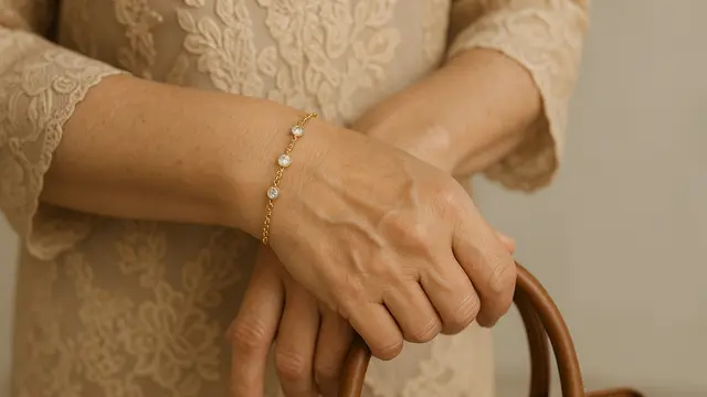 9 Model Gelang Emas Untuk Ibu-Ibu Arisan Terkini di 2025, Cocok untuk Segala Usia