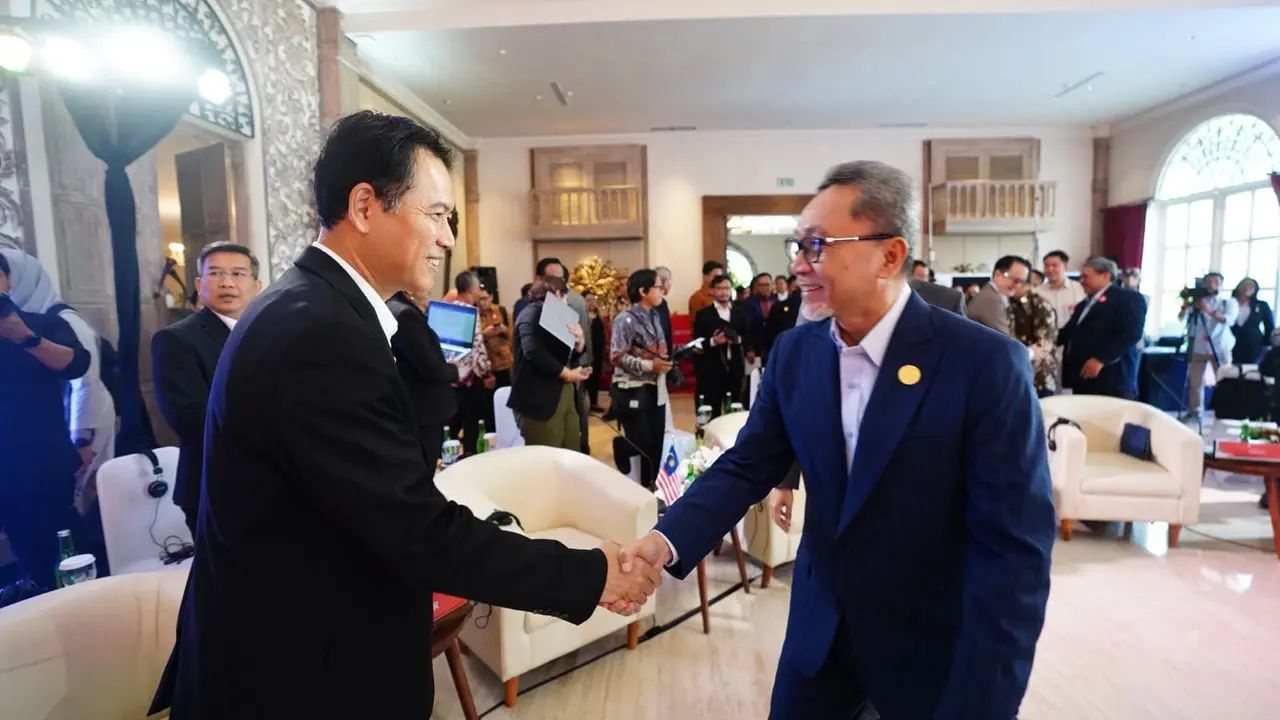 Menteri Perdagangan (Mendag) Zulkifli Hasan dalam ASEAN Economic Ministers (AEM) Retreat