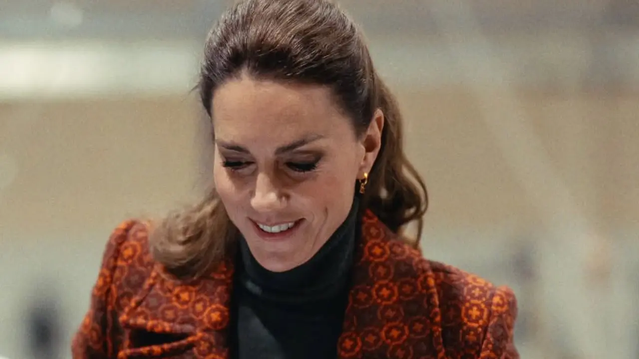 Manisnya Kado Valentine Kate Middleton untuk Pangeran William, Jahit Sendiri di Pabrik
