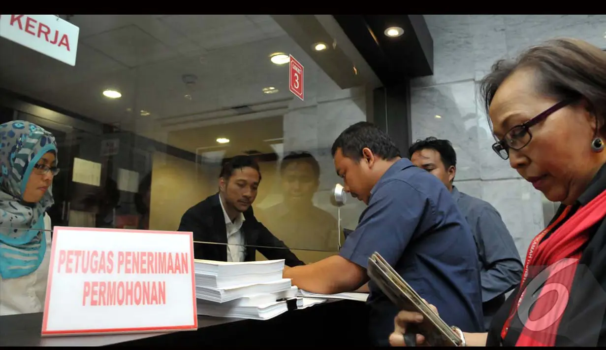 Para pemohon, mengatakan UU yang baru disahkan tersebut menghilangkan kata-kata keterwakilan perempuan), Jakarta, Selasa (19/8/2014) (Liputan6.com/Panji Diksana)