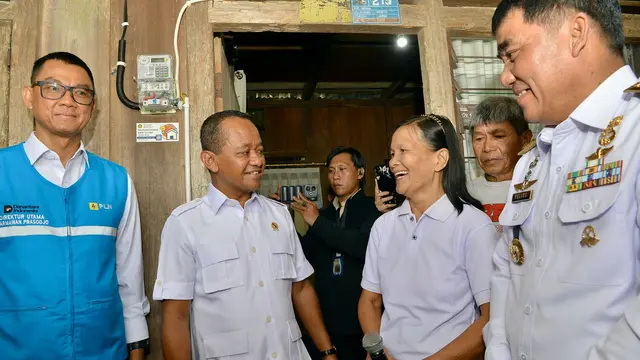 Bahlil Nyalakan Harapan: Program Merdeka dari Kegelapan Terangi Pelosok Negeri