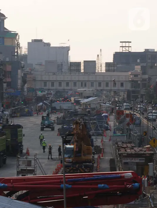 Jarak antarstasiun sekitar 0,6—1 kilometer dengan sistem persinyalan Kendali Kereta Berbasis Komunikasi (CBTC) dan sistem operasi otomatis tingkat 2. (merdeka.com/Imam Buhori)