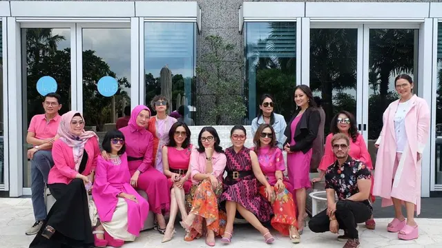 Mayangsari dan geng arisan Kempompong. (Foto: Instagram @mayangsaritrihatmodjoreal)