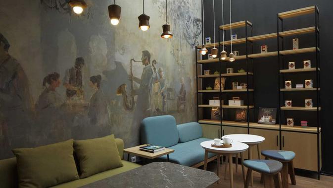 Dinding aksen lukisan di Le Gourmand Café di Jakarta karya AlvinT Studio. (dok.Arsitag.com)