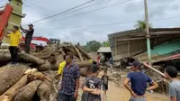 Banjir bandang melanda Kabupaten Aceh Tenggara meluas merendam 50 desa. Satu orang anak balita dilaporkan meninggal dunia. (Liputan6.com/ Dok BNPB)