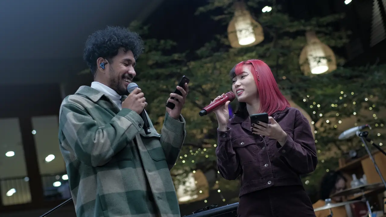 Isyana Sarasvati dan Teddy Adhitya